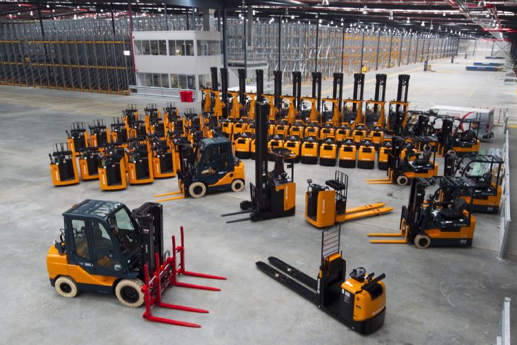 phụ tùng cần cẩu và xe nâng